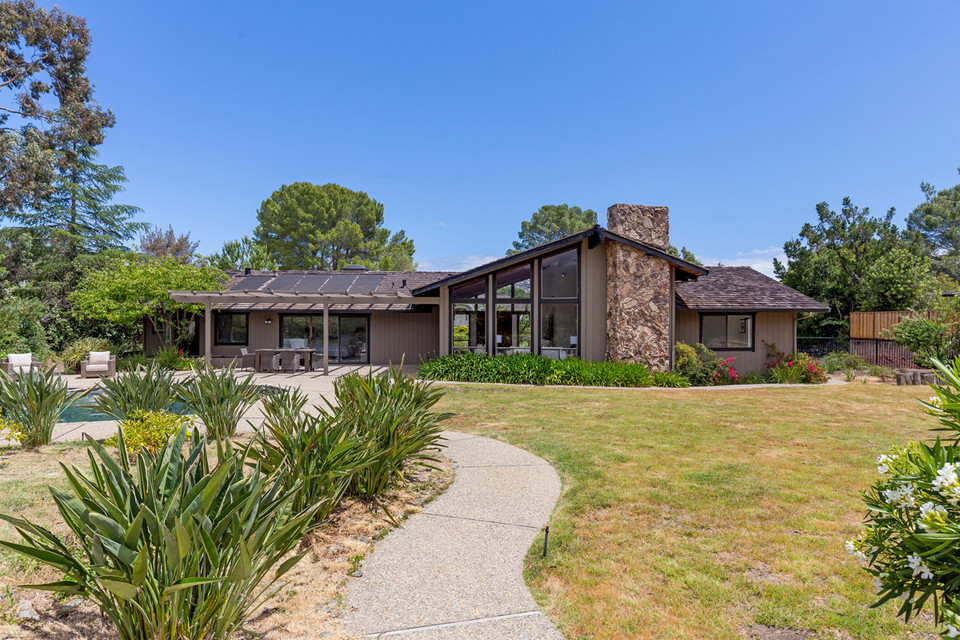 311 Ridgeway Road Gullixson