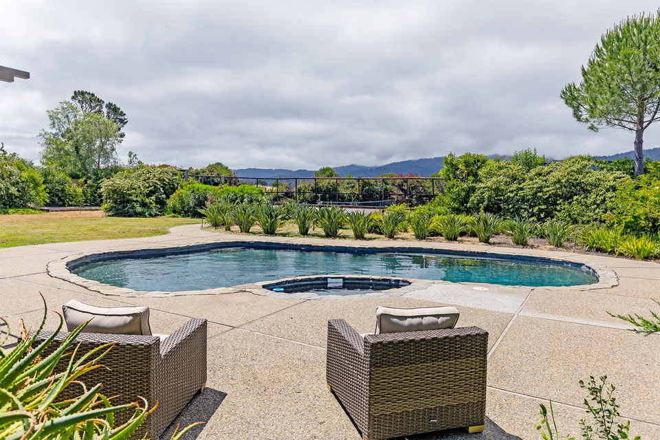 311 Ridgeway Road Gullixson