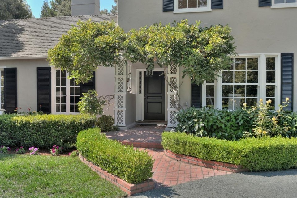 40 Isabella Avenue Gullixson